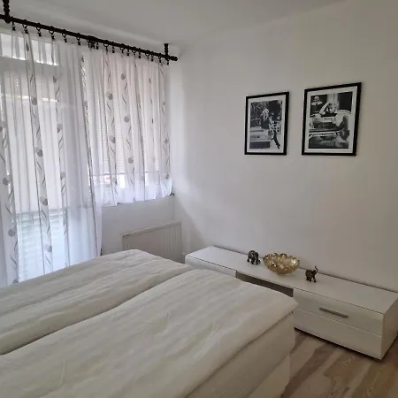 Apartment Lana *